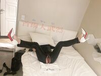 Bậc thầy móc nối hàng đầu "Seoul Big Weapon" là một phụ nữ đã có gia đình đàng hoàng, một quý cô thanh lịch, một nữ sinh trong sáng, một người mẫu trẻ gợi cảm, nhiều con điếm tương phản, một nữ thần mê mẩn cô ấy, nhưng cô ấy lại là một bể tinh t