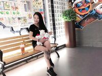 Bậc thầy móc nối hàng đầu "Seoul Big Weapon" là một phụ nữ đã có gia đình đàng hoàng, một quý cô thanh lịch, một nữ sinh trong sáng, một người mẫu trẻ gợi cảm, nhiều con điếm tương phản, một nữ thần mê mẩn cô ấy, nhưng cô ấy lại là một bể tinh t