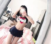 清纯淫荡小娇妻『少女人妻初长成』老婆下面太紧，亲手扶着单男鸡巴插进自己小骚逼发出舒服的淫荡叫声