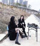 清纯淫荡小娇妻『少女人妻初长成』老婆下面太紧，亲手扶着单男鸡巴插进自己小骚逼发出舒服的淫荡叫声