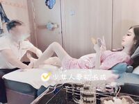 清纯淫荡小娇妻『少女人妻初长成』老婆下面太紧，亲手扶着单男鸡巴插进自己小骚逼发出舒服的淫荡叫声