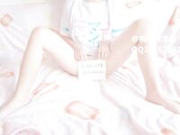 青葱校园反差学妹『桃小沫沫』和田纱雾与水彩笔