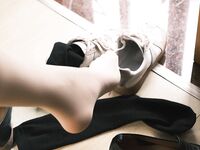 反差性感御姐人妻『玉晨』要被玩死了，趁着酒劲在朋友诱导下解锁了4个大汉虽然爽但是今天走路都有些不对