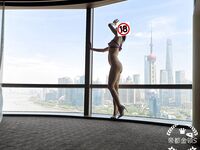 トップトレーニングマスター「エンペラージンリンS」の最新トレーニングビデオ、双飛姉妹がトレーニングのためにフラワーモールで他人の前で露出します。他人の目の中の女神は、スポンサーの前ではほんの小さな雌犬です。