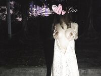 最新9月無水重磅！推特40萬粉女神【HUNGERLAN】超強福利，路人口交人前露出，百合3P道具菊花開發