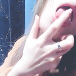 最新9月無水重磅！推特40萬粉女神【HUNGERLAN】超強福利，路人口交人前露出，百合3P道具菊花開發