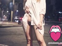 最新9月無水重磅！推特40萬粉女神【HUNGERLAN】超強福利，路人口交人前露出，百合3P道具菊花開發