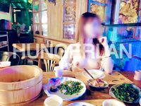 最新9月無水重磅！推特40萬粉女神【HUNGERLAN】超強福利，路人口交人前露出，百合3P道具菊花開發