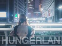 最新9月無水重磅！推特40萬粉女神【HUNGERLAN】超強福利，路人口交人前露出，百合3P道具菊花開發