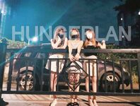 最新9月無水重磅！推特40萬粉女神【HUNGERLAN】超強福利，路人口交人前露出，百合3P道具菊花開發