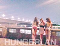 最新9月無水重磅！推特40萬粉女神【HUNGERLAN】超強福利，路人口交人前露出，百合3P道具菊花開發