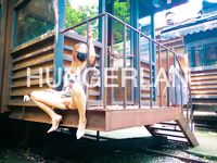 最新9月無水重磅！推特40萬粉女神【HUNGERLAN】超強福利，路人口交人前露出，百合3P道具菊花開發