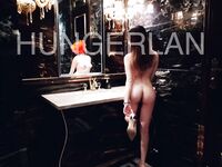 最新9月無水重磅！推特40萬粉女神【HUNGERLAN】超強福利，路人口交人前露出，百合3P道具菊花開發