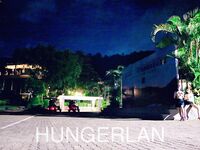 最新9月無水重磅！推特40萬粉女神【HUNGERLAN】超強福利，路人口交人前露出，百合3P道具菊花開發