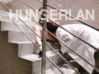 最新9月無水重磅！推特40萬粉女神【HUNGERLAN】超強福利，路人口交人前露出，百合3P道具菊花開發