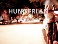 最新9月無水重磅！推特40萬粉女神【HUNGERLAN】超強福利，路人口交人前露出，百合3P道具菊花開發