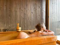 最新9月訂閱，推特60萬粉，超人氣福利姬【RirisuAmano】福利私拍，易噴體質，暴力噴射，秒變人體水槍