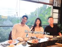 กูรูที่รวยหล่อและออกกำลังกาย "เคนนี่" เด็กนักเรียนหญิงบริสุทธิ์ที่เกิดในยุค 00 แอร์โฮสเตสของสายการบิน China Southern Airlines นางแบบขายาว นักเรียนต่างชาติที่ยุติธรรมและสวยงามและร่านมากมายกลายเป็นสาวขี้โกง! ผู้ชนะในชีวิต 1