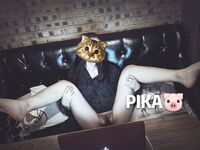 最新9月無水首發，極品蜂腰美臀，高顏值小姐姐【PIKA】推特福利，居家戶外各種公共場合露出，啪啪銷魂後入