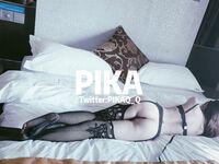 最新9月無水首發，極品蜂腰美臀，高顏值小姐姐【PIKA】推特福利，居家戶外各種公共場合露出，啪啪銷魂後入