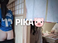 最新9月無水首發，極品蜂腰美臀，高顏值小姐姐【PIKA】推特福利，居家戶外各種公共場合露出，啪啪銷魂後入