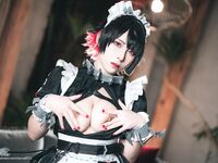 劲爆二次元【浵卡ToKar】爆乳台妹Cos艾莲•乔精美私拍套图掰穴三点全露女仆侍奉榨精黑丝淫液足交(2)