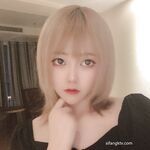 強烈推薦，不做萬人追女神，卻要做金主母狗，推特大美女【小蘇蘇】激情福利，揉奶二指禪紫薇特寫鏡頭