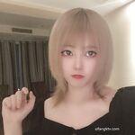 強烈推薦，不做萬人追女神，卻要做金主母狗，推特大美女【小蘇蘇】激情福利，揉奶二指禪紫薇特寫鏡頭