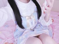 清純雙馬尾人形小母狗『工口小妖精』福利私拍-夢幻小裙嘰