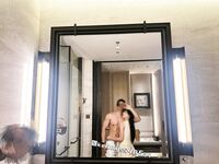 "Kenny", chuyên gia thể hình cao ráo và đẹp trai trên Twitter, đã biến những nữ sinh ngây thơ sinh vào những năm 2000, tiếp viên hàng không China Southern Airlines, người mẫu chân dài, sinh viên quốc tế xinh đẹp và nhiều gái điếm thành những con