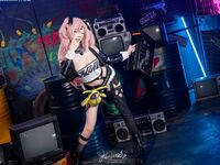 B站【Yiko濕潤兔 咬一口兔娘】最新『妮可三百窟』Shake it 雙視角騷舞 SM捆綁 很頂