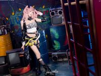 B站【Yiko濕潤兔 咬一口兔娘】最新『妮可三百窟』Shake it 雙視角騷舞 SM捆綁 很頂