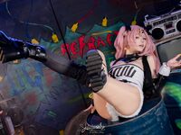 B站【Yiko濕潤兔 咬一口兔娘】最新『妮可三百窟』Shake it 雙視角騷舞 SM捆綁 很頂