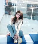 Cô giáo xinh đẹp và giàu có "Coco sữa" mặc đồ rất nữ tính để đến trường.