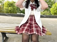 無邪気さと対照的なビッチ妻「ググジ」は後ろから貫かれると本当に喜ぶ！かなり奥まで挿入できる！毎回子宮口まで届くのですが、全てのザーメンが髪の毛まで到達！