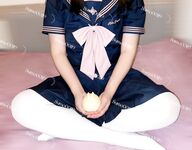 無邪気さと対照的なビッチ妻「ググジ」は後ろから貫かれると本当に喜ぶ！かなり奥まで挿入できる！毎回子宮口まで届くのですが、全てのザーメンが髪の毛まで到達！