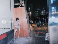 [Late Night Project] The best model [will have a wife] - Vacuum sexy backless sweater with vibrator exposed