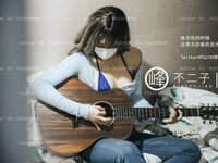 【深夜企划】极品模特【峰不二子】-吉他妹妹香艳户外露出自慰极品欲女全自动榨汁