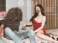 【深夜企劃】極品模特【峰不二子】-給流浪漢送溫暖