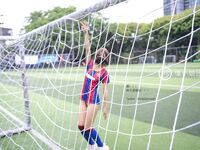 [심야 프로젝트] 최고의 모델 [미스 이해] - 월드컵 섹시 축구 아가씨가 바에서 노출된 그녀의 매력적인 몸매를 공개하여 손님을 유혹합니다.