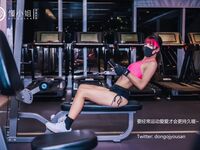 【深夜企劃】極品模特【懂小姐】-健身房露出