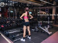 【深夜企劃】極品模特【懂小姐】-健身房露出