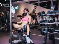 【深夜企劃】極品模特【懂小姐】-健身房露出