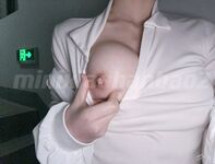 Tembakan peribadi kebajikan dewi dengan figura terbaik "Mini Burger", kecantikan kontras teratas, dewi lelaki miskin, besen sperma lelaki kaya, wanita muda yang sangat kontras