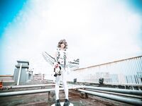 露臉反差小母狗『獃獃』戶外被主人爸爸灌腸，翹起小菊花噴射！野外露出尿尿調教，玩的就是緊張刺激