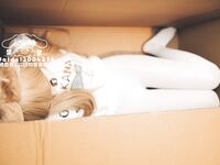 露臉反差小母狗『獃獃』戶外被主人爸爸灌腸，翹起小菊花噴射！野外露出尿尿調教，玩的就是緊張刺激