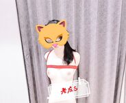 ปรมาจารย์ฝึกวงกลมตัวอักษร "Lao Zuo S" ฝึกเด็กผู้หญิงหลายคนให้ถูกกักขัง เผยให้เห็นพวกเธอในป่าอย่างสมบูรณ์ และพ่นน้ำในป่า