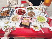 最新10月无水首发！魔都绿帽调教博主【大鸟哥的母狗】推特福利，极品淫妻，可乐灌肠肛门内射叠罗汉3P黑人群P