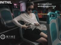 【深夜企劃】極品模特【理萬姬】-公交車露出