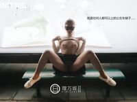 【深夜企劃】極品模特【理萬姬】-公交車露出